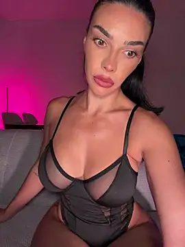 Snapshot of krissiswrld- chatting on 05.24.26 krissiswrld- online show from 05.24.26