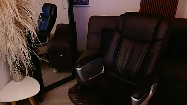 crimson tati  online show from 02.07.25