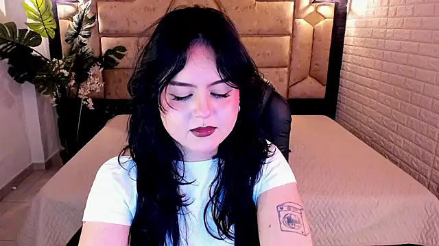 Snapshot of crimson_tati_ chatting on 06.06.26 crimson tati online show from 06.06.26
