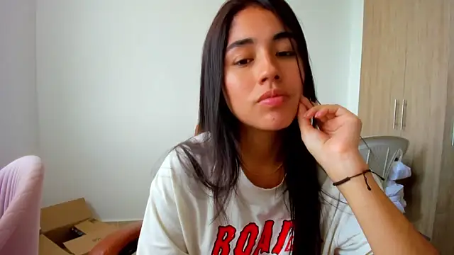 AriaMontgomery online show from 04.18.26