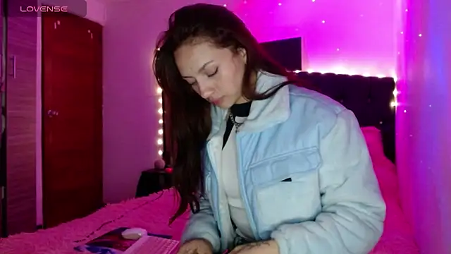 holy juli online show from 03.09.25