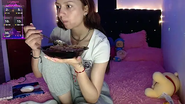 holy juli online show from 03.15.25