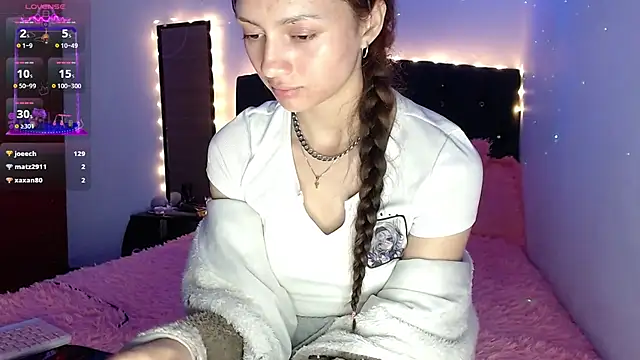 holy juli online show from 03.15.25