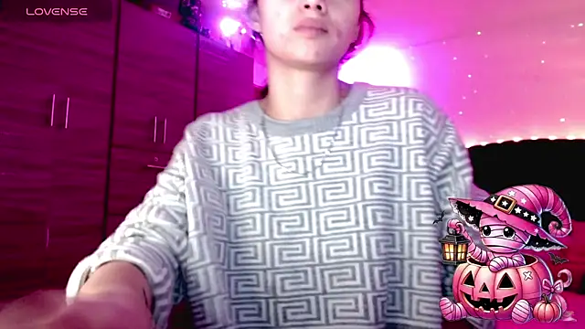 holy juli online show from 10.28.25