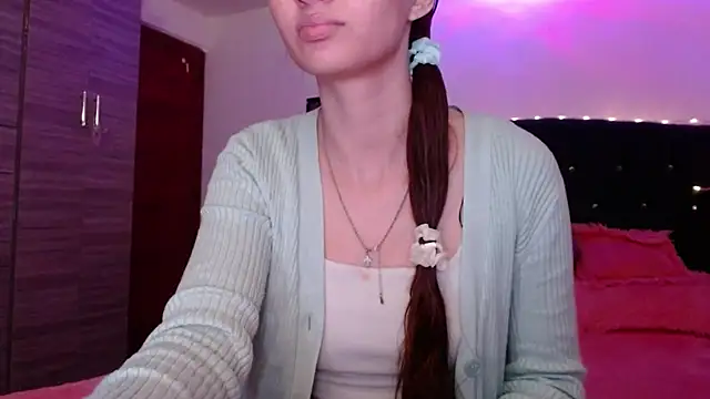 Snapshot of holy_juli chatting on 07.14.26 holy juli online show from 07.14.26