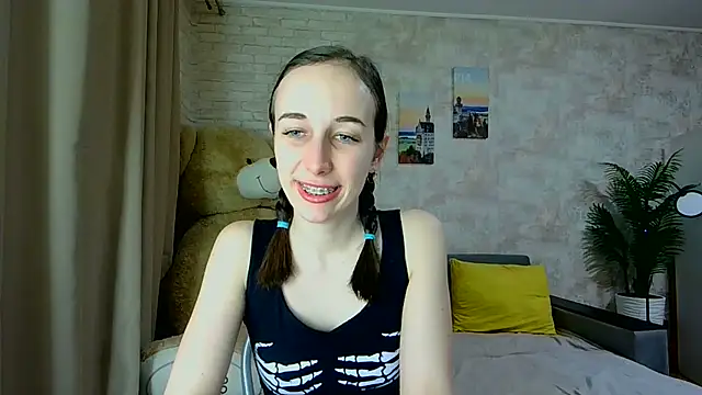 Snapshot of Anika_bloom chatting on 02.12.26 Anika bloom online show from 02.12.26