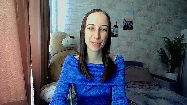 Snapshot of Anika_bloom chatting on 03.10.26 Anika bloom online show from 03.10.26