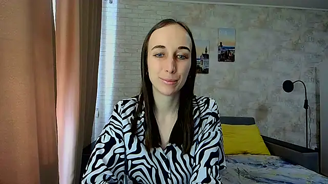 Snapshot of Anika_bloom chatting on 04.08.26 Anika bloom online show from 04.08.26