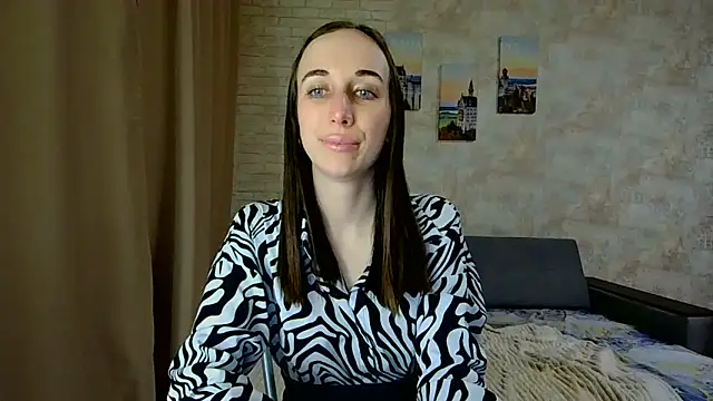 Snapshot of Anika_bloom chatting on 04.08.26 Anika bloom online show from 04.08.26