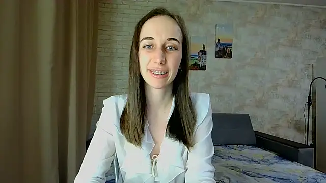 Snapshot of Anika_bloom chatting on 04.13.26 Anika bloom online show from 04.13.26