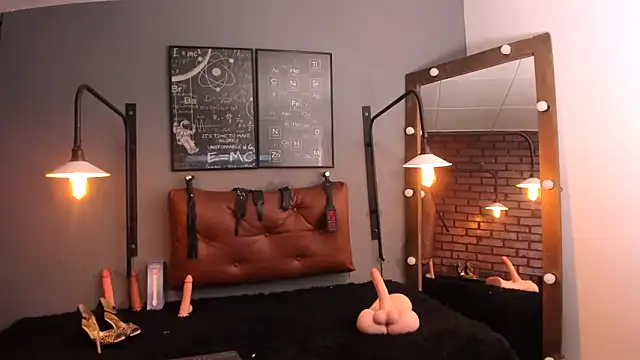 Snapshot of Samantha_mature56 chatting on 03.17.25 Samantha mature56 online show from 03.17.25