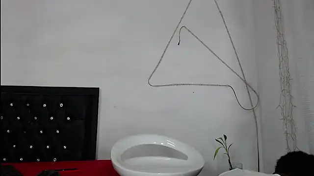 Snapshot of Damian_hart_24CM chatting on 05.15.26 Damian hart 24CM online show from 05.15.26