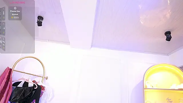 elasummer online show from 12.18.25