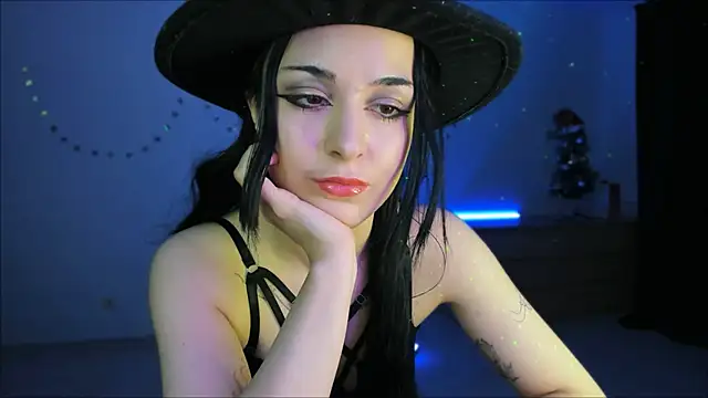 Snapshot of mollyposhh chatting on 01.12.25 mollyposhh online show from 01.12.25
