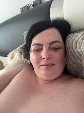 Amandamuller1982 online show from 02.17.25