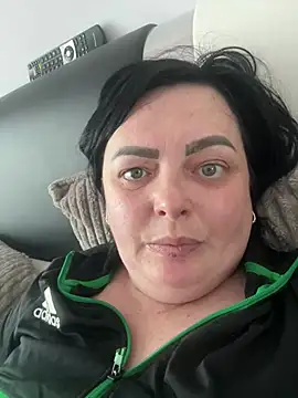 Amandamuller1982 online show from 02.25.25