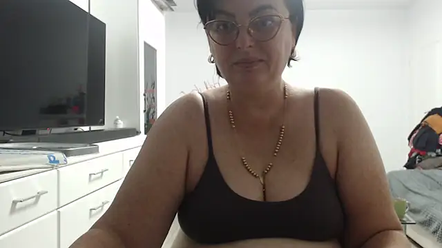 Amandamuller1982 online show from 10.15.25