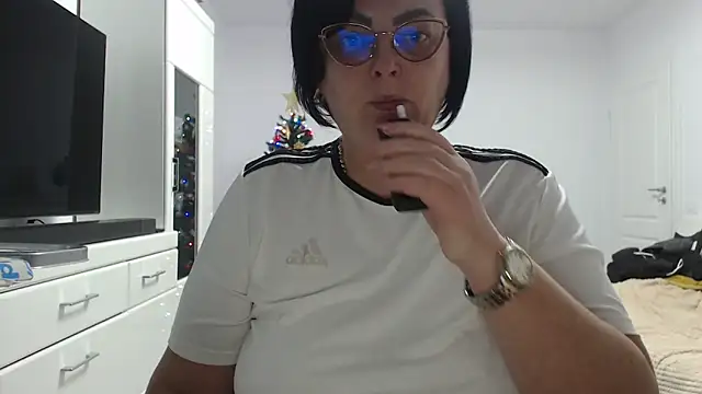 Amandamuller1982 online show from 12.17.25