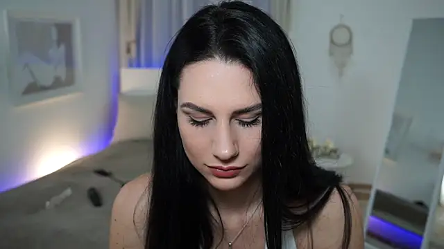 ZoeeZolton online show from 02.13.25