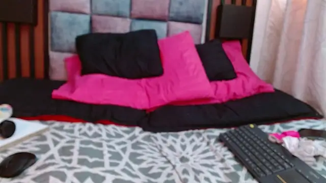 Saraa-restrepo online show from 02.28.25