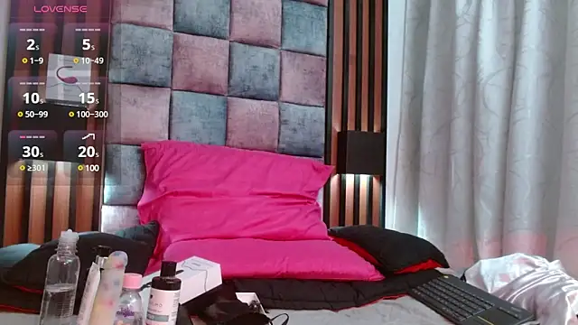 Saraa-restrepo online show from 03.04.25