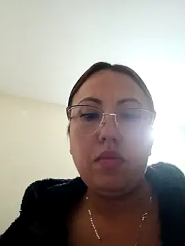 Snapshot of VIOLETA-25_ chatting on 01.16.25 VIOLETA-25 online show from 01.16.25