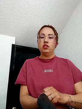 Snapshot of VIOLETA-25_ chatting on 01.17.25 VIOLETA-25 online show from 01.17.25