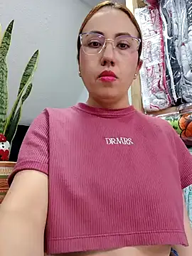 Snapshot of VIOLETA-25_ chatting on 01.17.25 VIOLETA-25 online show from 01.17.25