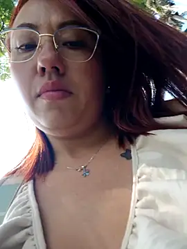 Snapshot of VIOLETA-25_ chatting on 01.22.25 VIOLETA-25 online show from 01.22.25