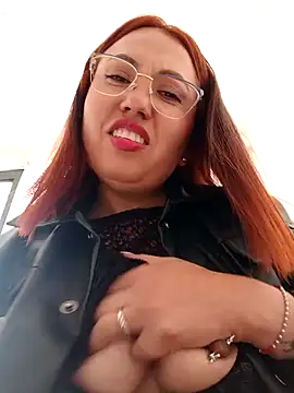 Snapshot of VIOLETA-25_ chatting on 01.24.25 VIOLETA-25 online show from 01.24.25