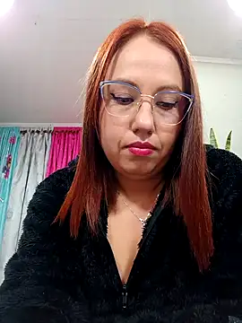 Snapshot of VIOLETA-25_ chatting on 01.25.25 VIOLETA-25 online show from 01.25.25