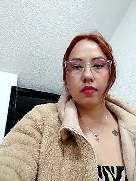 Snapshot of VIOLETA-25_ chatting on 02.02.25 VIOLETA-25 online show from 02.02.25