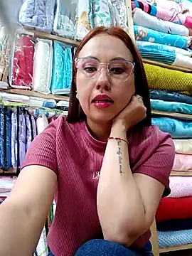 Snapshot of VIOLETA-25_ chatting on 02.05.25 VIOLETA-25 online show from 02.05.25
