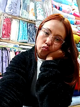 Snapshot of VIOLETA-25_ chatting on 02.10.25 VIOLETA-25 online show from 02.10.25