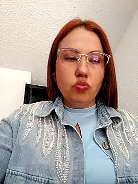 Snapshot of VIOLETA-25_ chatting on 02.15.25 VIOLETA-25 online show from 02.15.25