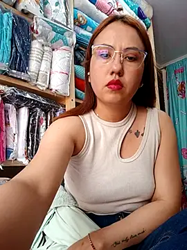 Snapshot of VIOLETA-25_ chatting on 03.08.25 VIOLETA-25 online show from 03.08.25