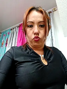 Snapshot of VIOLETA-25_ chatting on 03.22.25 VIOLETA-25 online show from 03.22.25