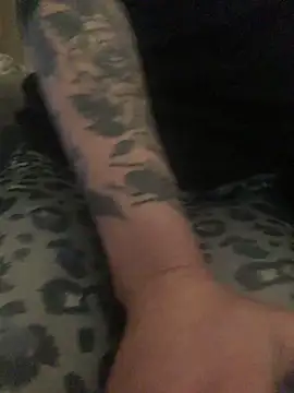 Snapshot of zra_andre chatting on 02.08.25 zra andre online show from 02.08.25