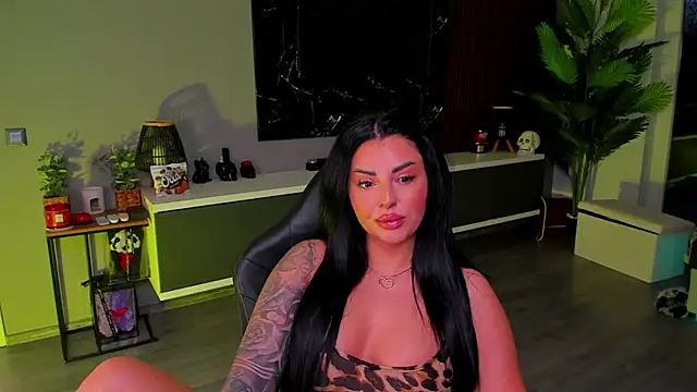 Snapshot of anemarieejolie chatting on 04.25.26 anemarieejolie online show from 04.25.26