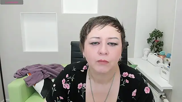 Dolorys online show from 12.08.24