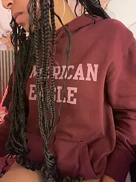 bonnie 18x online show from 11.24.25