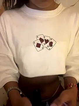 bonnie 18x online show from 12.15.25