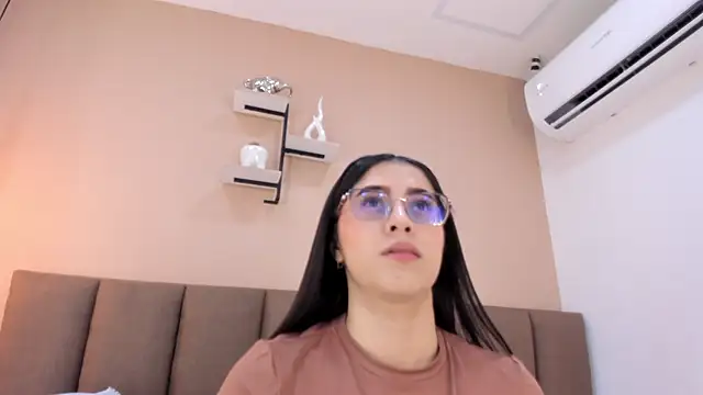 Snapshot of Amy_wats0n chatting on 05.29.26 Amy wats0n online show from 05.29.26