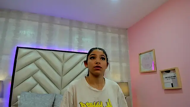 HazelMoret online show from 09.16.25