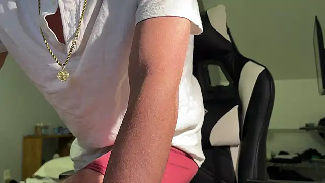 Snapshot of Dylansd chatting on 12.16.24 Dylansd online show from 12.16.24