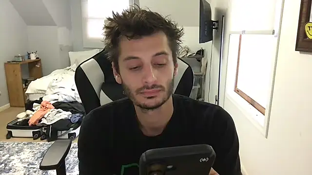 Snapshot of Dylansd chatting on 12.16.24 Dylansd online show from 12.16.24