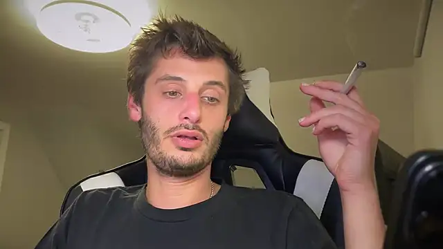 Snapshot of Dylansd chatting on 12.17.24 Dylansd online show from 12.17.24