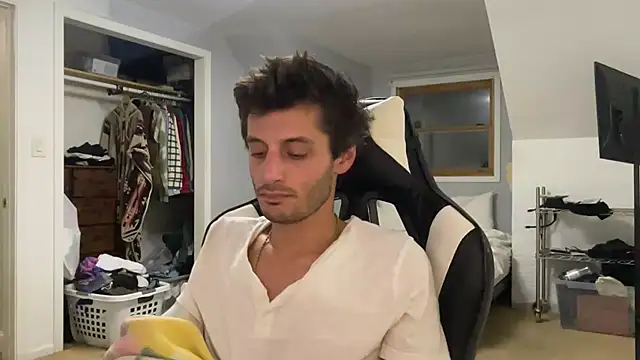 Snapshot of Dylansd chatting on 12.21.24 Dylansd online show from 12.21.24