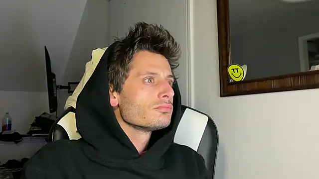 Snapshot of Dylansd chatting on 12.21.24 Dylansd online show from 12.21.24