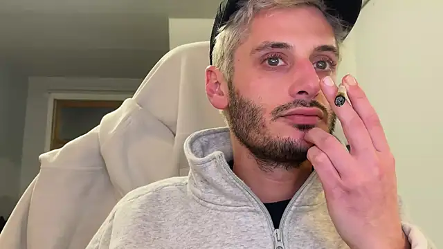 Snapshot of Dylansd chatting on 01.11.25 Dylansd online show from 01.11.25